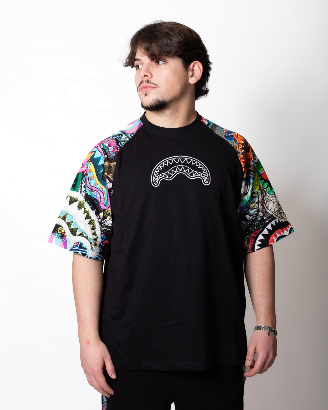 T-Shirt Sprayground "All the Shark Raglan" over