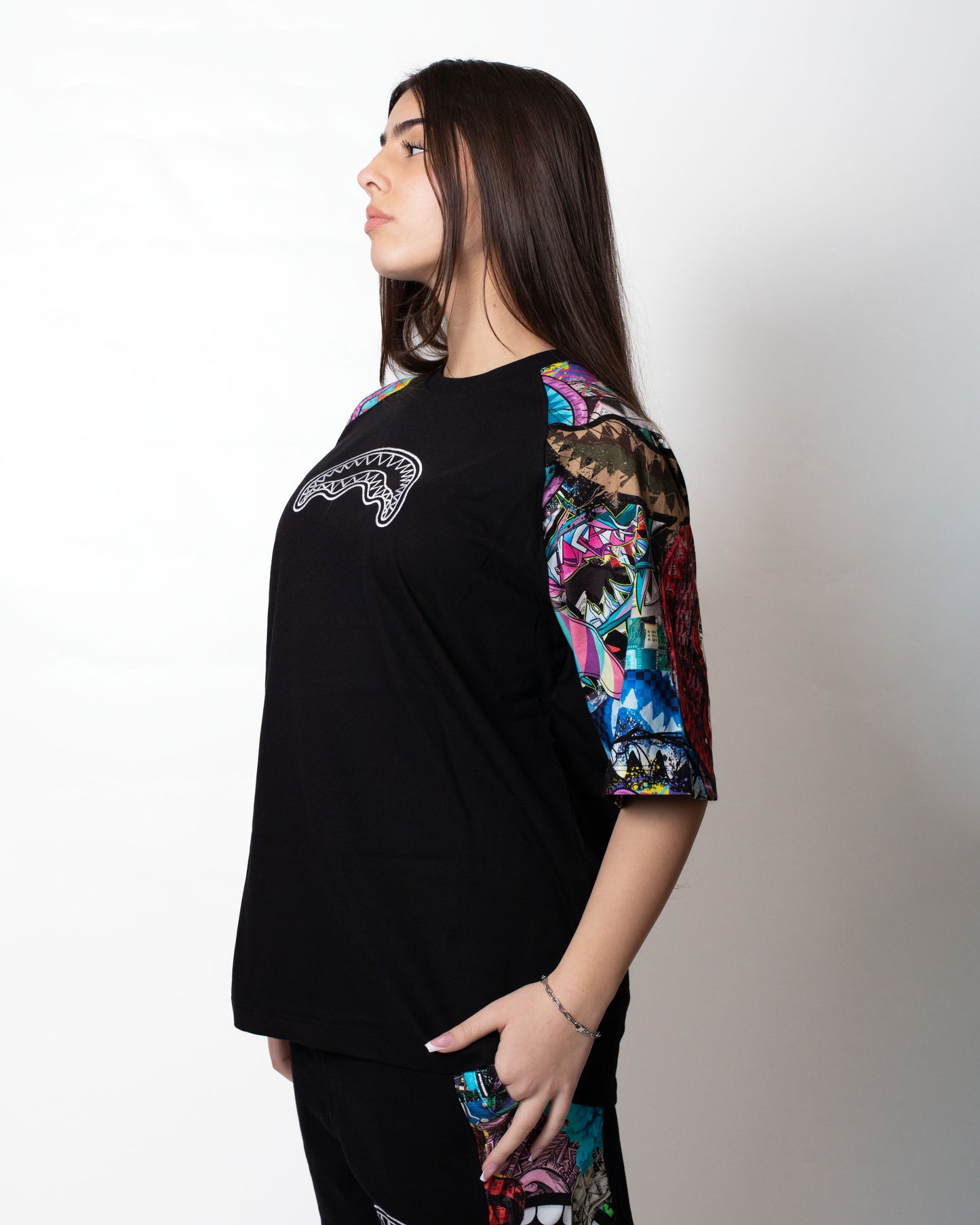 T-Shirt Sprayground "All the Shark Raglan" over