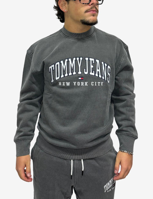 Felpa Tommy Jeans girocollo con ricamo logato uomo