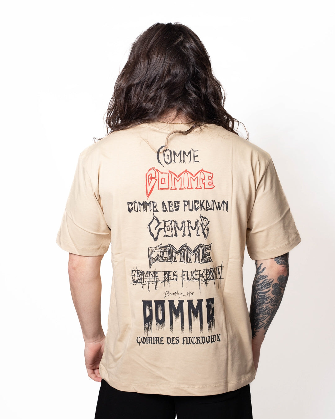 T-Shirt Comme des Fuckdown con stampa gothic uomo