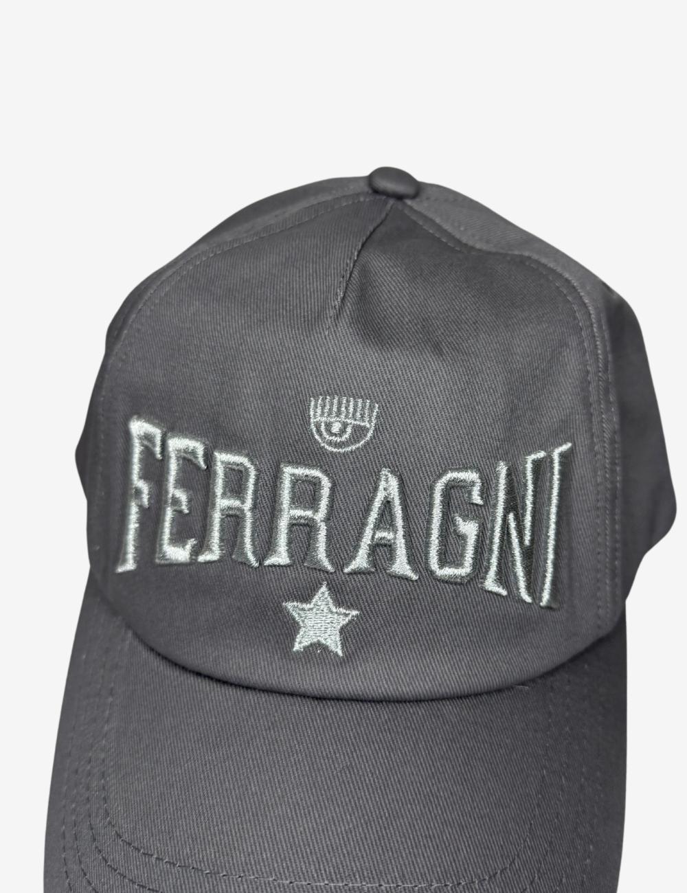 Cappello Chiara Ferragni con visiera e logo ricamato